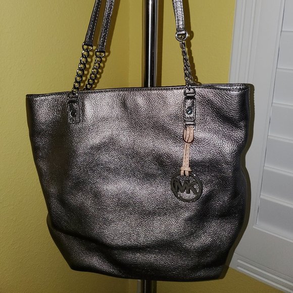 Michael Kors Jet Set Tote - Picture 1 of 4